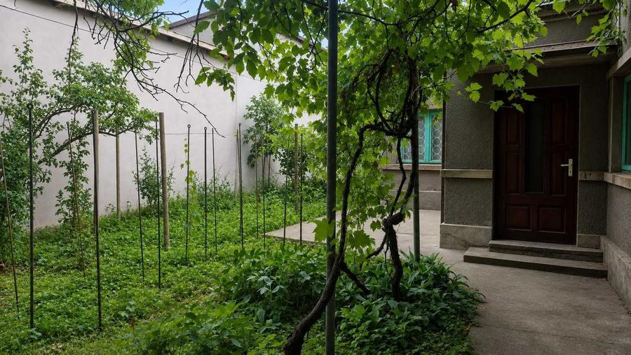 Casă cu 3 camere în Independenței