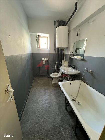 Apartament cu 3 camere decomandat în Socola