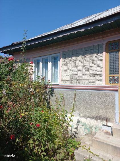 Casă cu 4 camere în Cocorăștii Grind