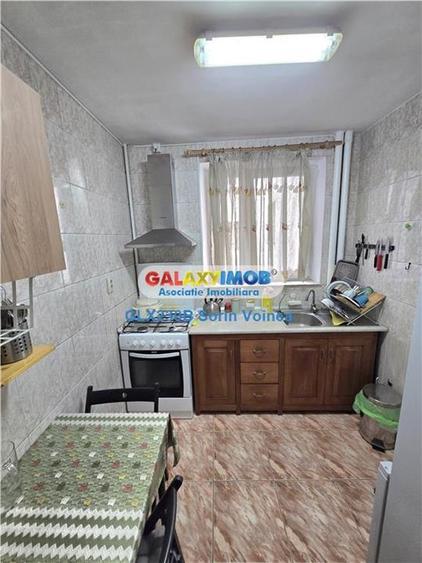 Apartament cu 3 camere semidecomandat, mobilat în Iancului