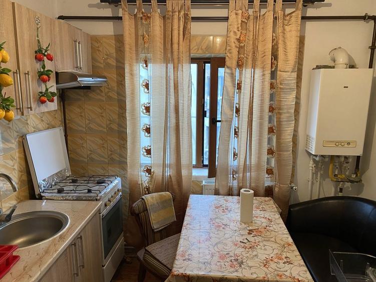 Inchiriez apartament 2 camere - 1