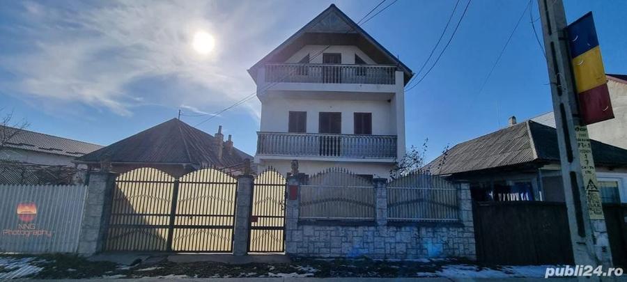 De vanzare locuin?a in Roznov , situata pe strada Nicolae Roznovanu.Suprafa?a construibila de 459 mp - 9