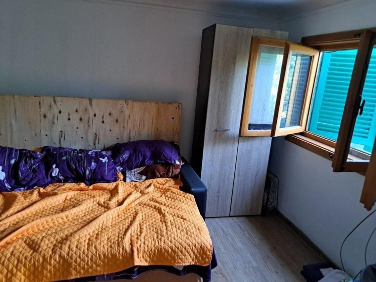 Teren cu casa de vanzare in com Traian, jud Braila , 103 mp, teren 1330 mp, apa si curent, baie in casa - 6