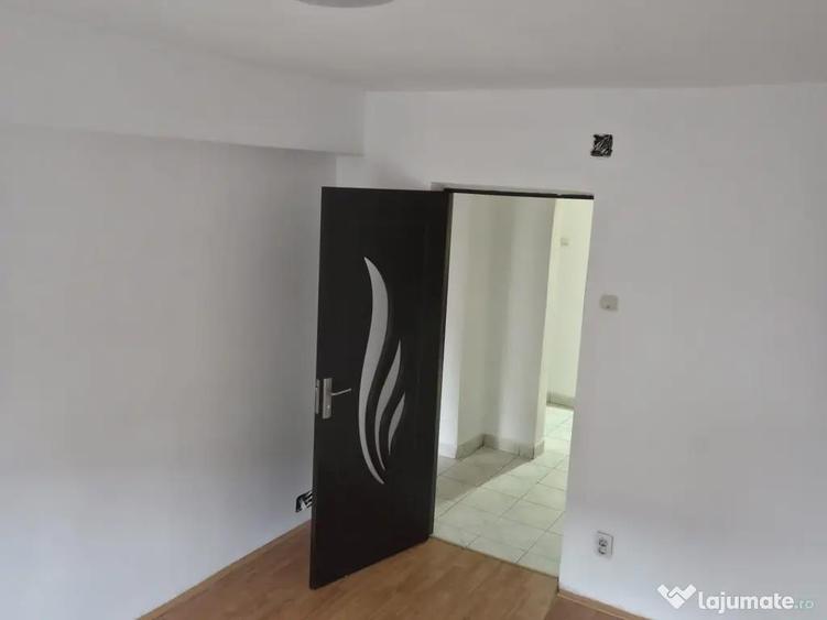 Apartament 3 camere decomandat Cetate - 6