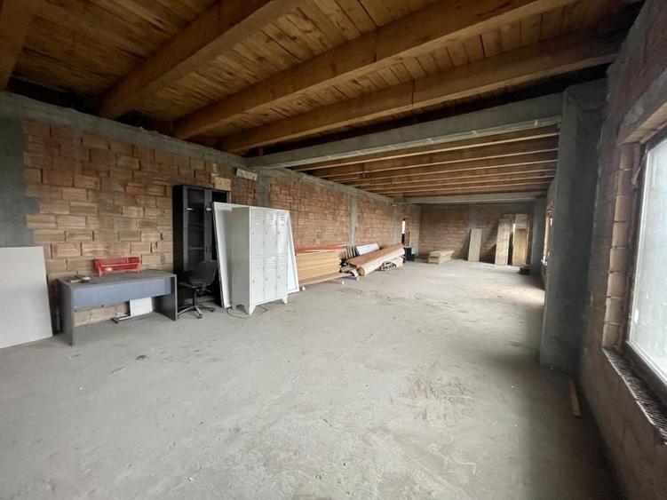 Pensiune cu piscina in constructie - 11