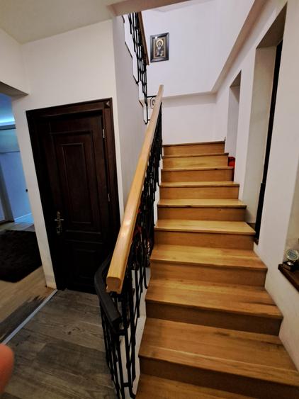 APARTAMENT 5 CAMERE CU SCARA INTERIOARA IN VILA - ANVELOPATA TERMIC ANUL CURENT - 40