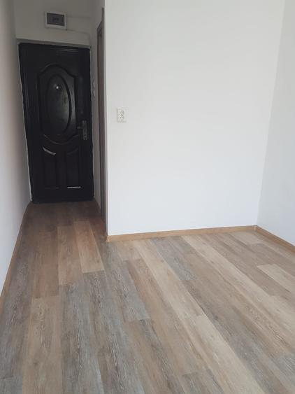 Garsoniera confort trei, etaj unu, renovata, in bloc de garsoniere, libera - 7