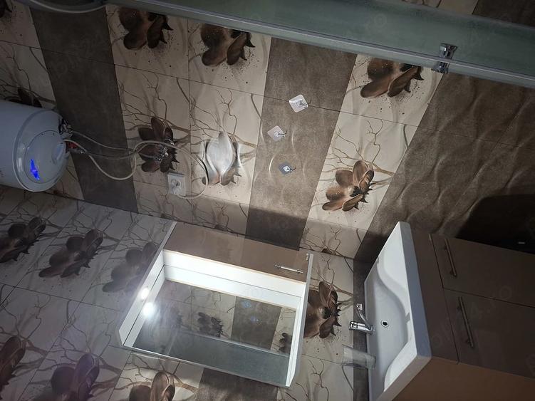 Casă cu 8 camere cu Teren 1700 Mp în Central
