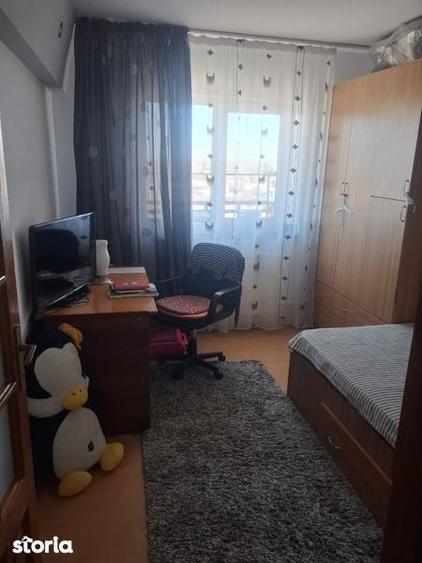 Apartament de vanzare - 3 camere - 7