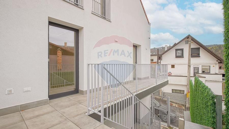 Armonie între tradiție și modernitate – Vilă contemporană în Brasov - 27