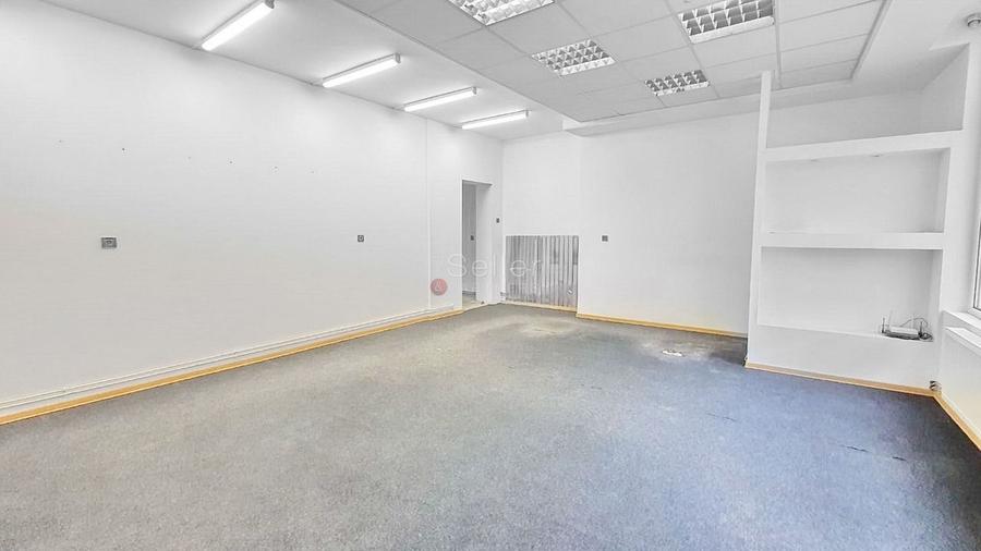 Spatiu comercial cu vizbilitate mare - 3