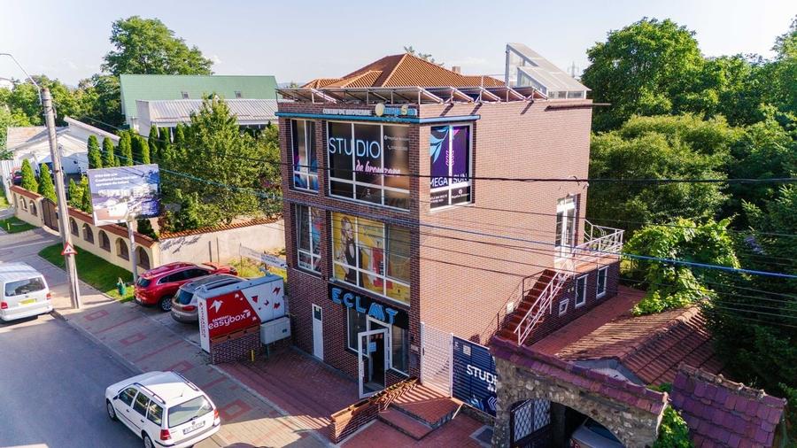 CLADIRE COMERCIALA CU SPATII OPEN SPACE - 1