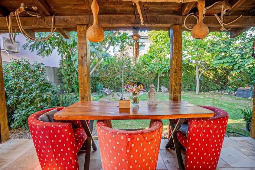 Viluta cocheta cu curte frumoasa in Mamaia Sat! - 3