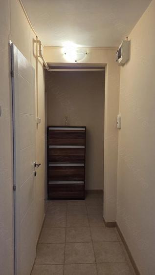 Ofer spre inchiriere apartament cu 3 camere - 1