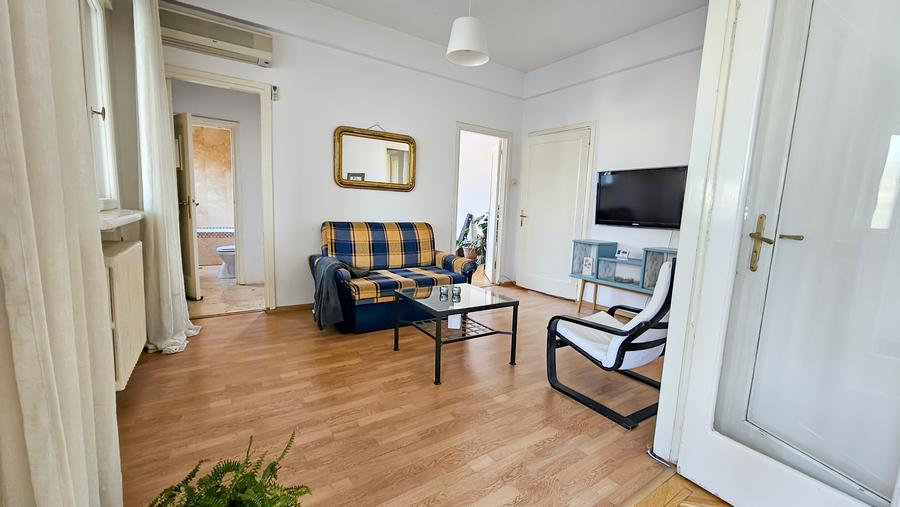 Apartament 3 camere Hala Traian -Bloc 5 apartamente - 3