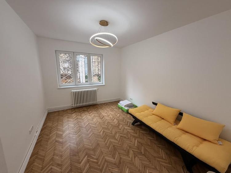 Apartament la parter ideal birou in Plopilor - 4