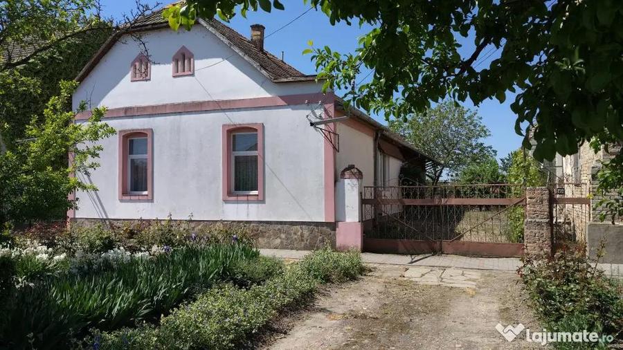 Vand CASA IN COMLO?U MIC - 12