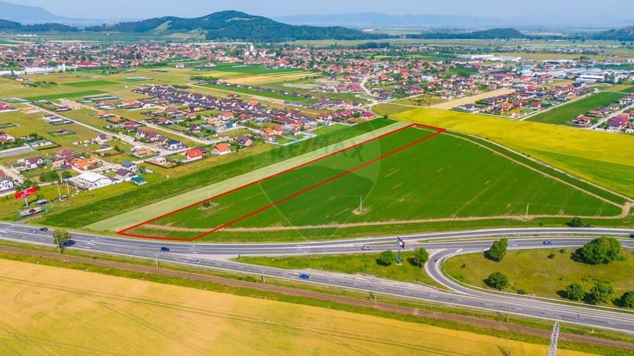 Teren Intravilan pentru dezvoltare imobiliara 15.600mp/Harman - 1