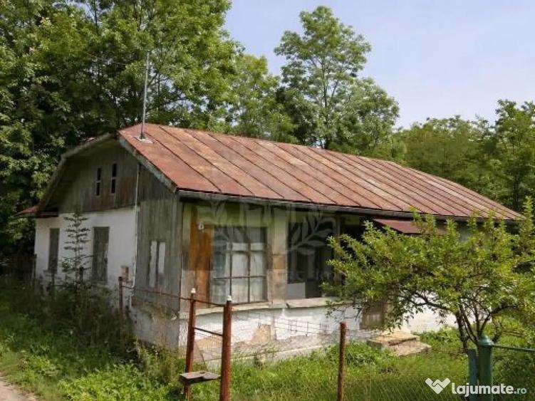 TEREN//CASA BATRANEASCA //SLANIC PRAHOVA - 2