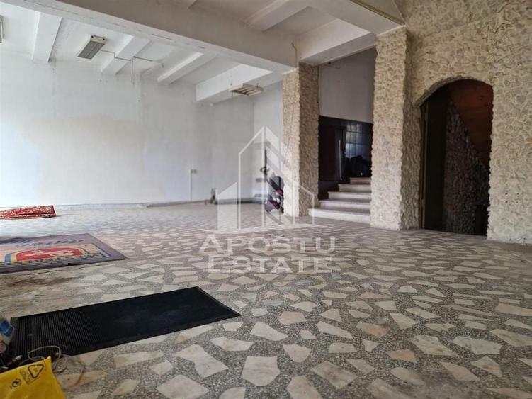 Casa familiala cu spatiu comercial si garaj P+1E+M 720 Mp - 25