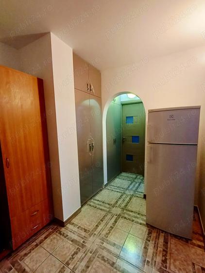 Inchiriez apartament cu 2 camere mobilat in micro 17 etajul 1. - 6
