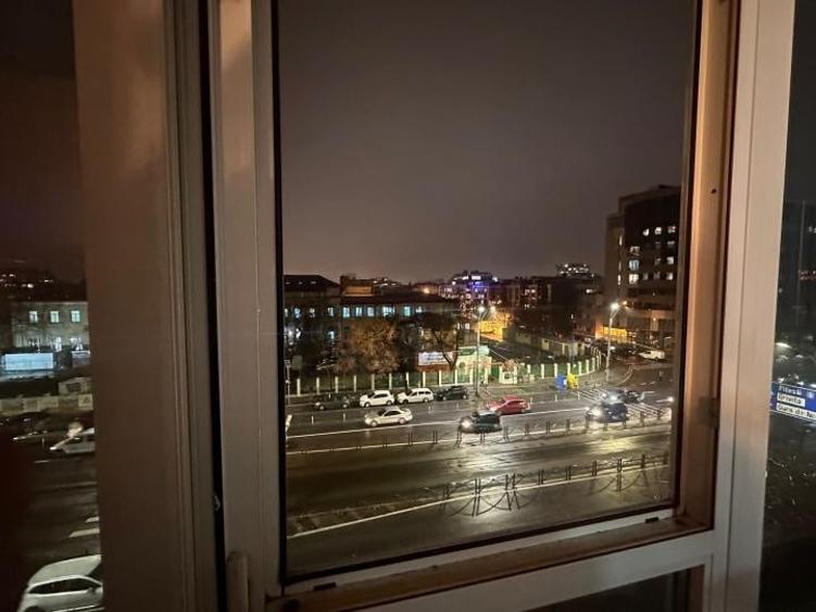 Victoriei - Iancu de Hunedoara | 3 Camere | Balcon Inchis | Etaj 4 - 11