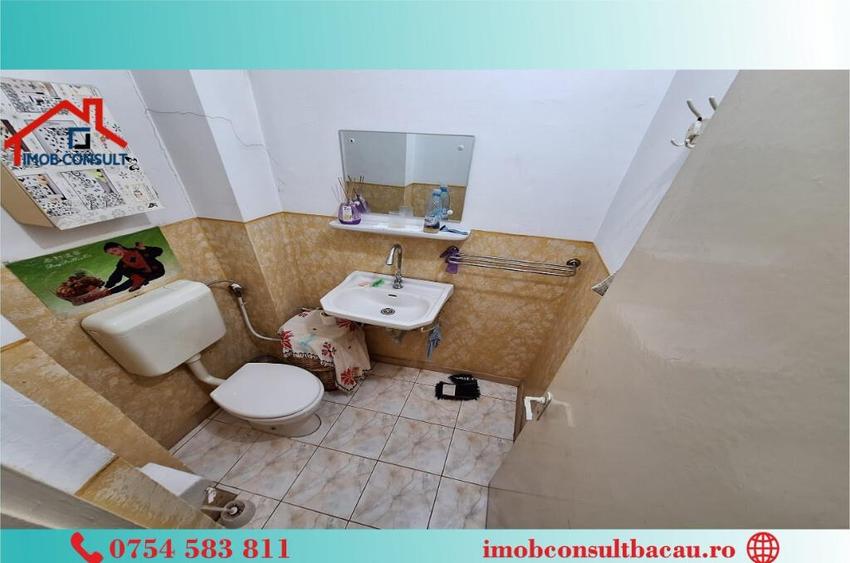 Trei camere! Etaj intermediar! Centrul Bacaului! CE1261 - 8