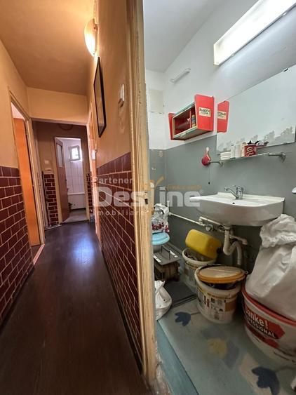 Apartament 3 camere decomandat - 2 bai - etaj 7/8 in zona Vitan - 8