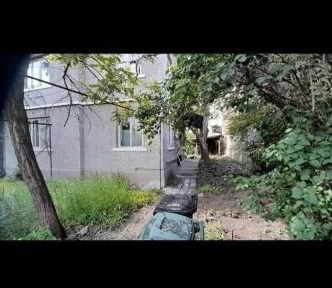 Casă de vânzare cu teren de 840mp - 1