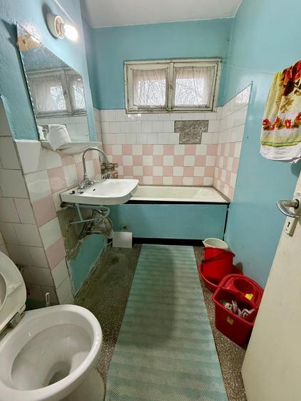 Tătărași - Posta , apartament 4 camere , decomandat , etaj 1 - 7