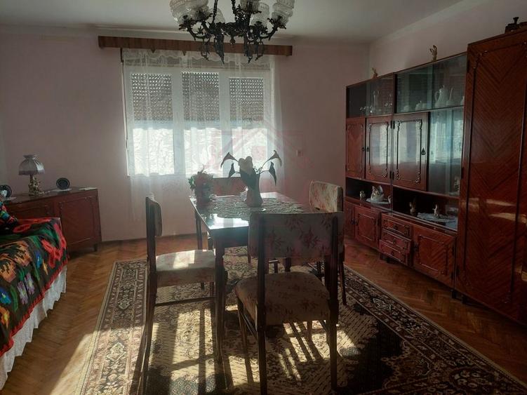 CASĂ 5 CAMERE\ OȚELU-ROȘU\ZONA CIREȘA \ COMISION 0% - 1