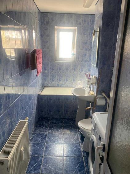 Vand apartament 3 camere Central, Oltenita Foarte spatios, ideal pentru tineri si familii - 2
