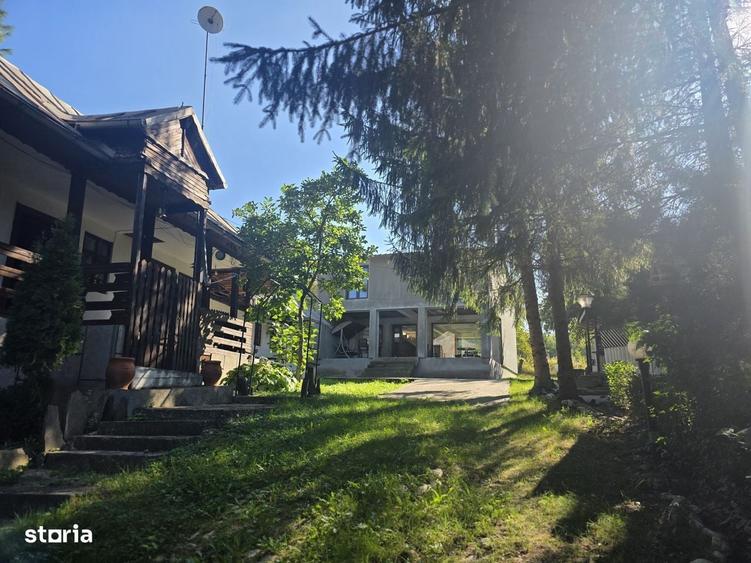 Casă cu 4 camere cu Teren 3300 Mp în Călinești