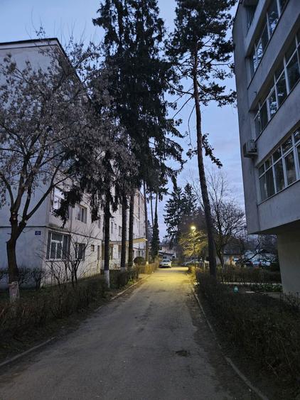 Vand apartament 2 camere cu centrala si balcon - 2