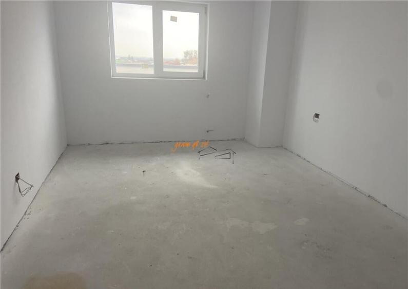 Penthouse cu 4 Camere si terasa de 160 mp in zona centrala a - 3