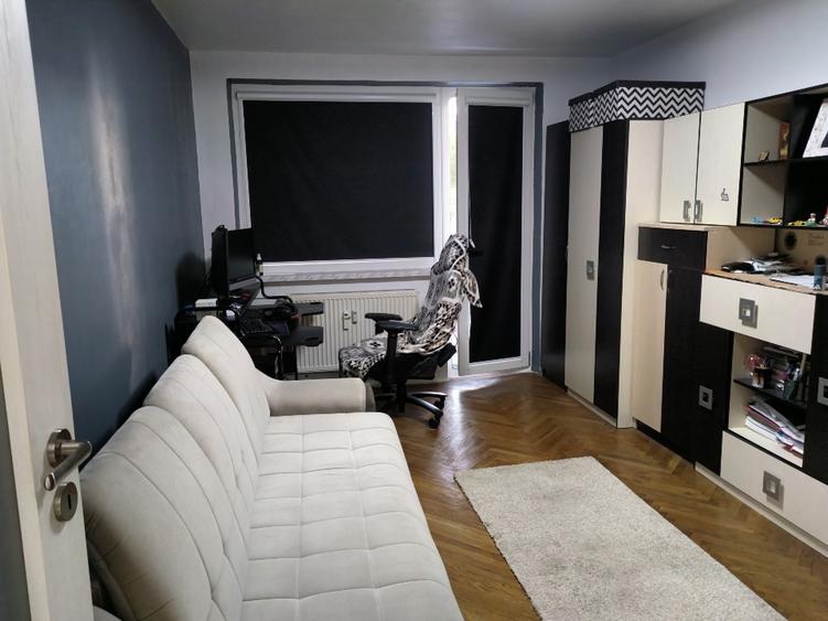 Apartament 2 camere , decomandat , etaj 2 , km 0 ( cu loc parcare ). 0736003786 - 2