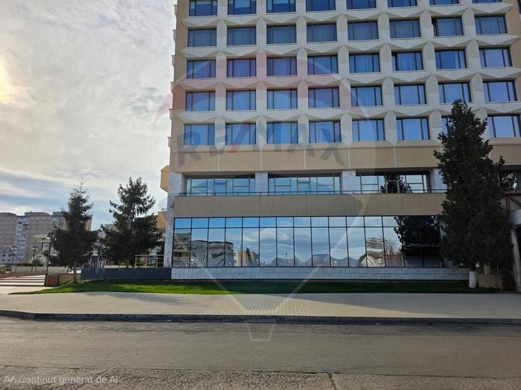 Spatiu comercial de inchiriat in zona centrala a mun Onesti - 1
