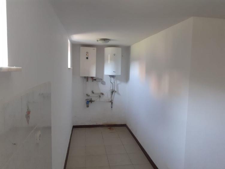 Casa insiruita, 2 dormitoare, garaj, Sanmartin. 120 000 E. Comision 0. - 16