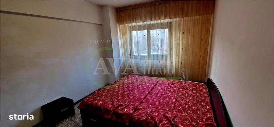 Apartament 3 camere decomandat, str.Stefan cel Mare - 9