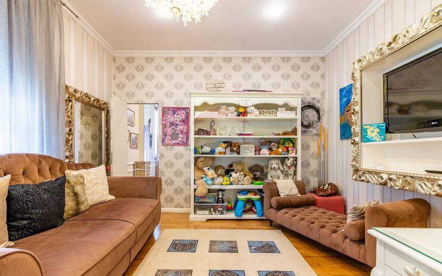 Vila + casa de oaspe?i + casa angaja?i | 12 camere |... - 4