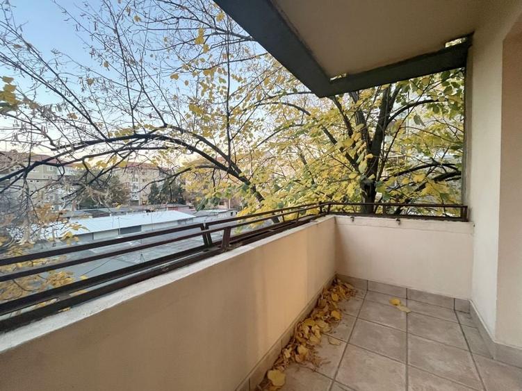 Apartament spațios de &icirc;nchiriat si garaj - Calea Aradului - 20