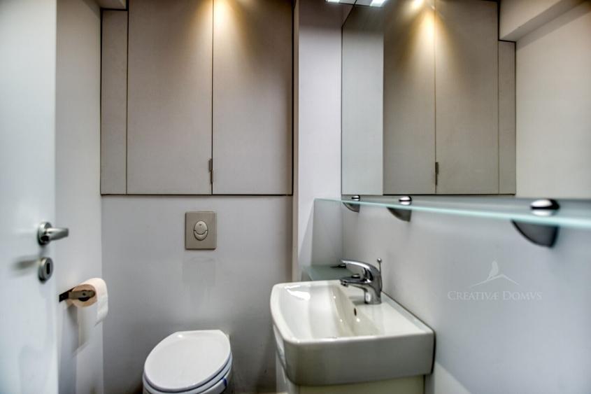 Apartament cu 4 camere semidecomandat, mobilat în Universitate