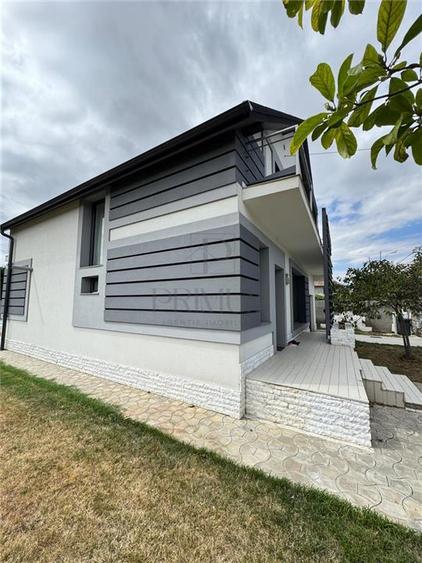 Casă individuală cu 4 camere cu Piscina în Buziașului