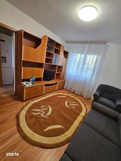 Apartament cu 2 camere semidecomandat în Industriilor