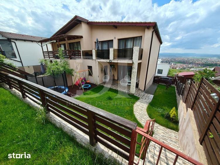 Duplex cu 4 camere cu Canalizare în Florești