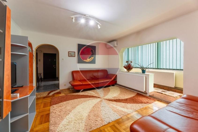 Apartament cu 2 camere semidecomandat, mobilat în Confecții
