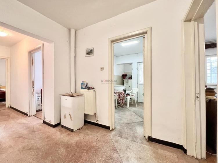 Apartament cu 3 camere decomandat în Central