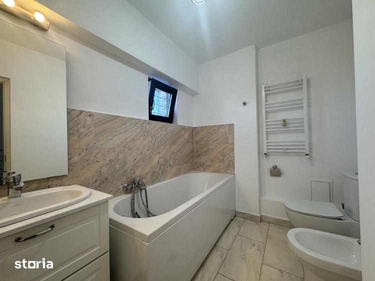 Apartament cu 4 camere în Centrul Civic