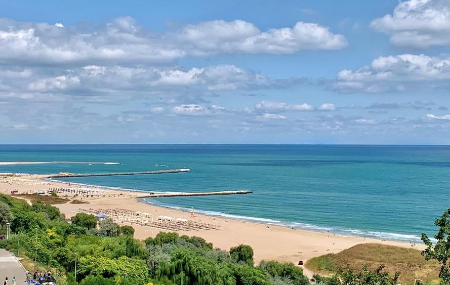 Apartament cu 4 camere în Ultracentral
