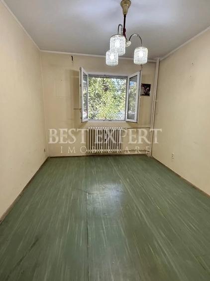 Apartament cu 3 camere decomandat în Titan